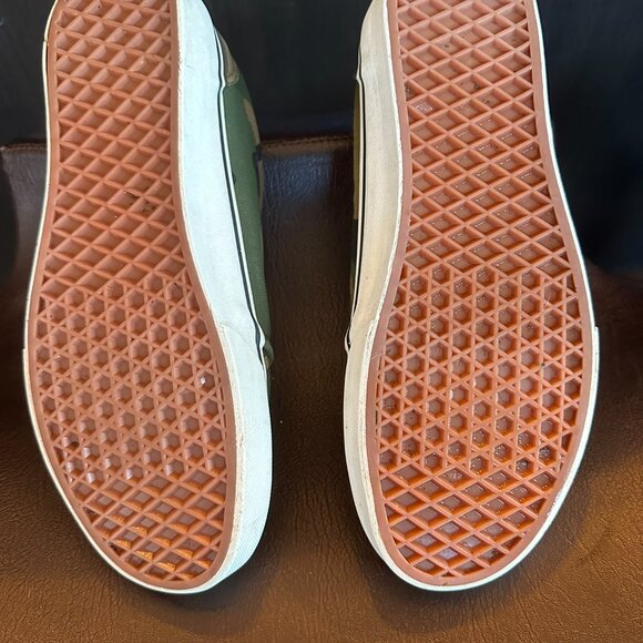 OLD SKOOL CAMO VANS (Men's Size 8/Women's 9.5) - Picture 2 of 7